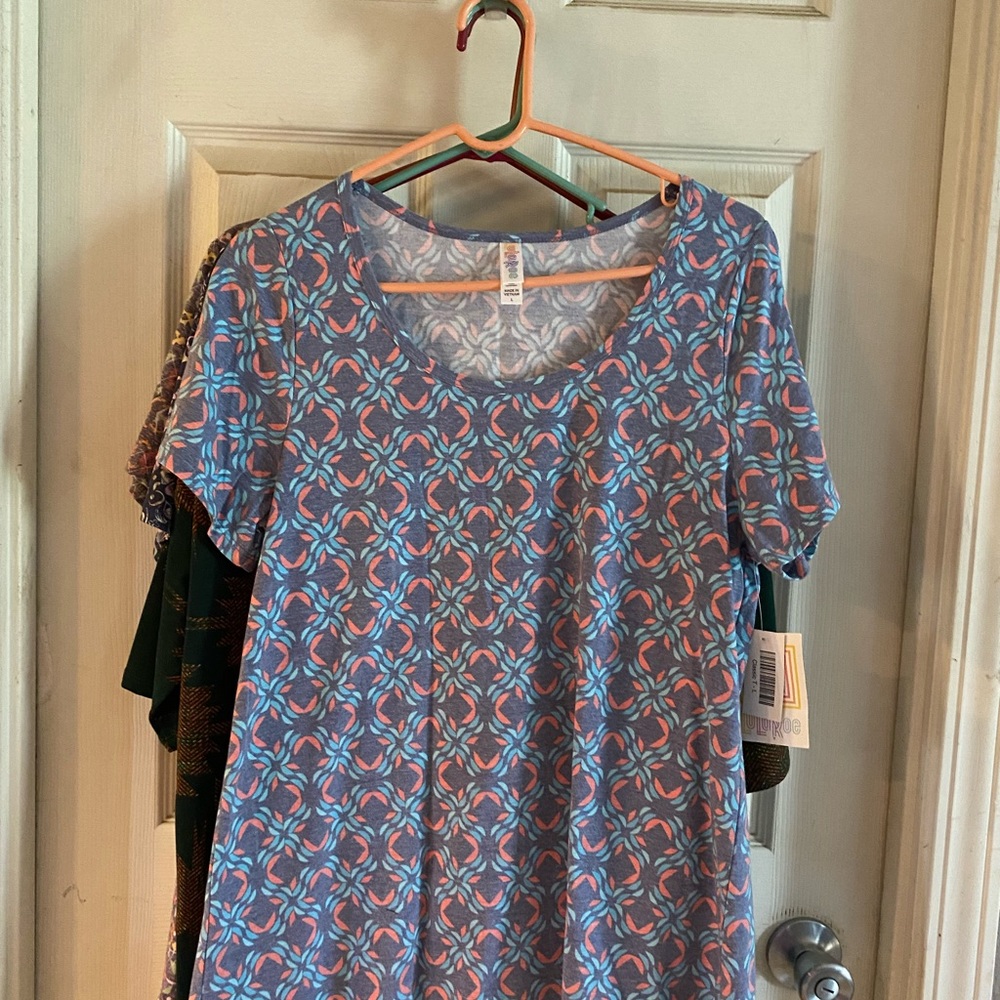 LulaRoe Classic T